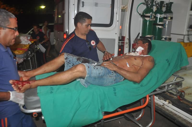 Vítima foi atingida com tiros no rosto e no ombro