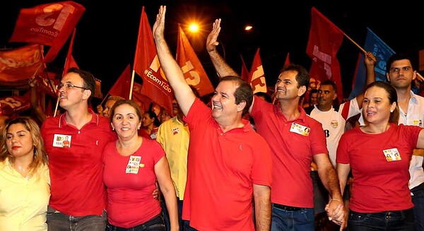 Tião Viana caminha em Sena Madureira por boas mudanças e dialoga com trabalhadores