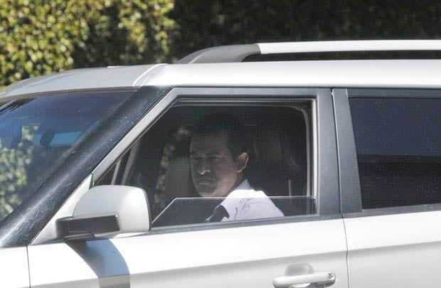 Motorista de Bittar conduz Kia; o deputado afirma que comprou o carro, mas não apresenta comprovante