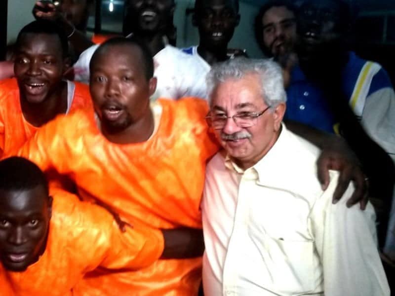 Temendo o vírus ebola, Acre pede ajuda para controlar a entrada de senegaleses 2 Secretário Nílson Mourão com imigrantes