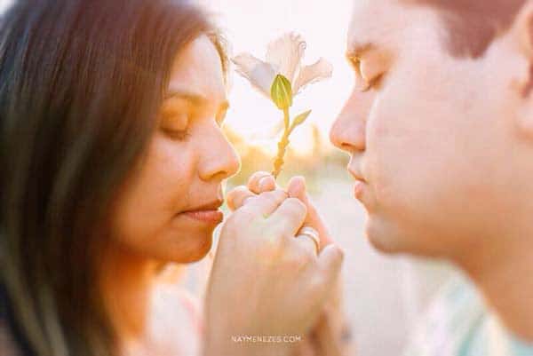O mal nas redes 1 Super queridos na sociedade Tiago Martinello e Brenna Amâncio trocam alianças no dia 10 de outubro, na Paróquia São Peregrino, com recepção estilizada no Buffet Afa Jardim. Felicidades ao casal!