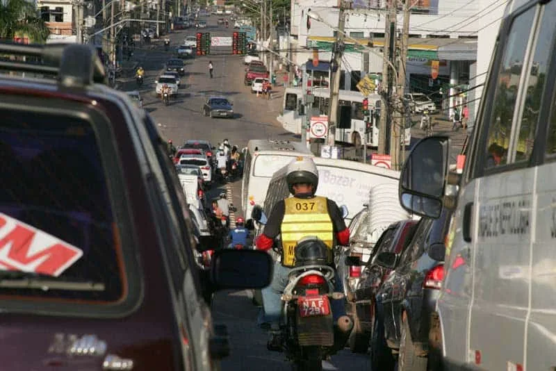 Acre tem mais veículos registrados do que condutores habilitados