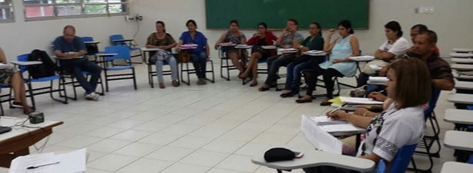 Ufac capacita professores do Ensino Médio