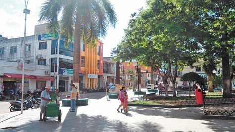 Brasileiros vivem dilema de estudar num país caótico e dividido etnicamente 1 Brasileiros vivem dilema de estudar num país caótico e dividido etnicamente