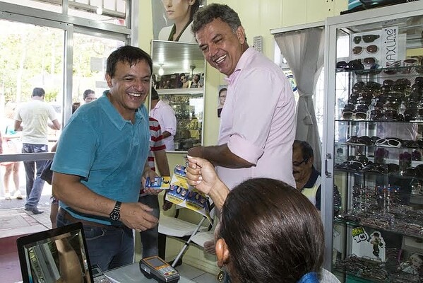 Bittar faz caminhada na Estação Experimental com Petecão e Bestene