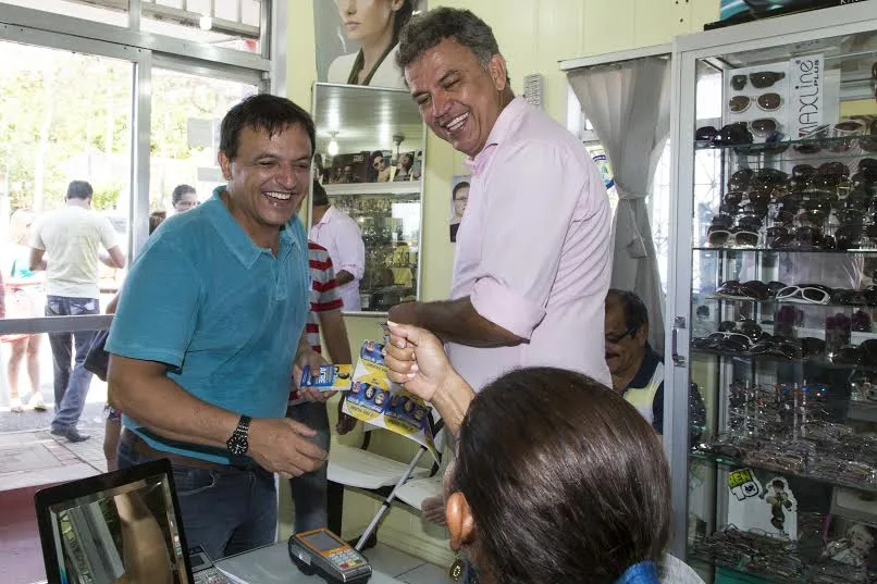Bittar faz caminhada na Estação Experimental com Petecão e Bestene