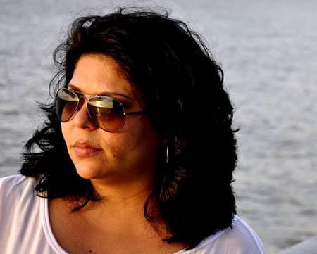 BOM DIA 4 NIVER - Magda Thomas troca de idade hoje e a Coluna da Jô deseja vida longa!