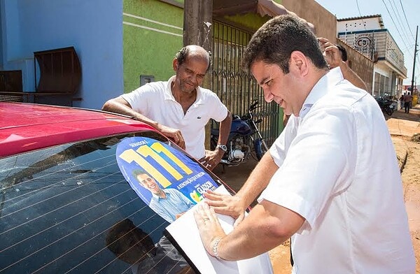 Gladson caminha no Calafate e se encontra com campanha, evangélicos e mototaxistas