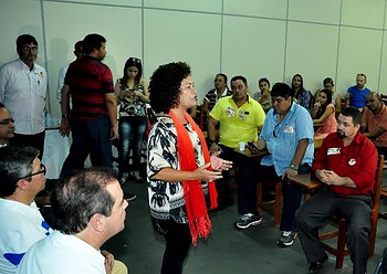 Perpétua Almeida recebe o apoio de pastores evangélicos no Juruá