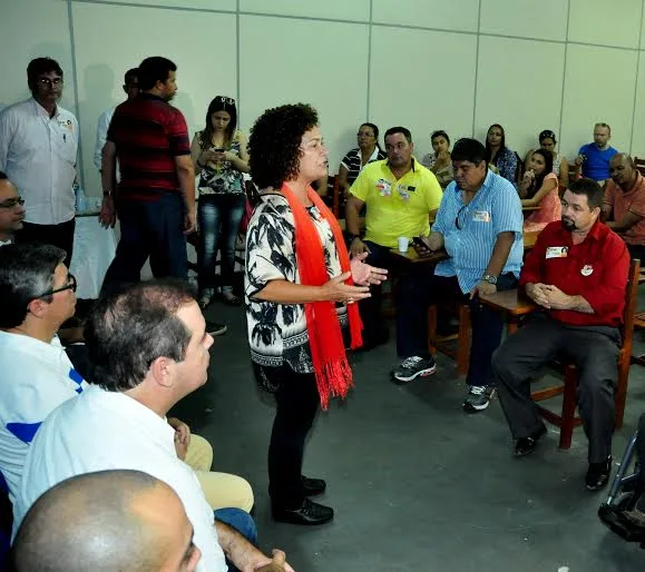 Perpétua Almeida recebe o apoio de pastores evangélicos no Juruá