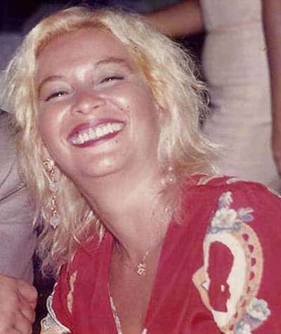 O mal nas redes 3 Festejada pelos colunistas sociais, Socorro Moreira Jorge desembarca hoje de Brasília para a alegrai do seu fã clube.