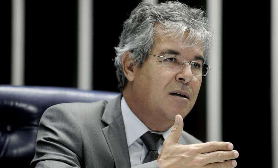 Jorge Viana: Governo e oposição devem “descer do palanque” 1 Senador diz que é hora de partidos se unirem pelo país