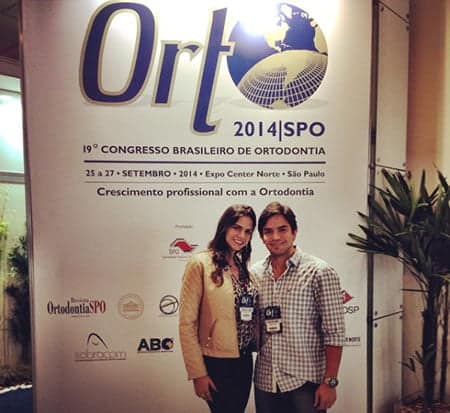 Os dentistas Sabrina Ricciardi e Rodrigo Lima estão em Sampa participando do Orto SPO 2014 - 19º Congresso Brasileiro de Ortodontia, com o objetivo de aprimorar conhecimentos.