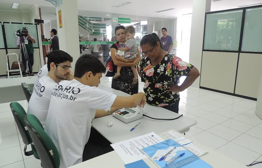 TRE orienta eleitores sobre prioridades na hora de votar