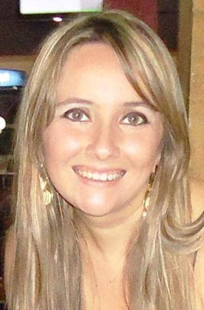 Felicidades para a aniversariante de hoje, minha querida amiga Helcinkia Albuquerque, a quem desejo toda a felicidade do mundo.