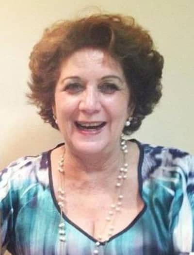 A fina dama da sociedade Tutu Saraiva hoje comemora mais um aniversário ao lado da família, e a coluna lhe deseja inúmeras felicidades!!!