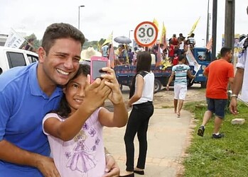 Senador eleito Gladson Cameli sofre grave acidente na BR-364