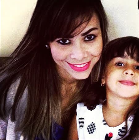 Hoje é o dia dela, Hana El-Shawwa, que foi passar o aniversário recebendo muitas homenagens por conta da sua idade nova. Na foto com a filha Duda.