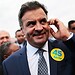 Após derrota, Aécio Neves liga e deseja sucesso para a presidente reeleita