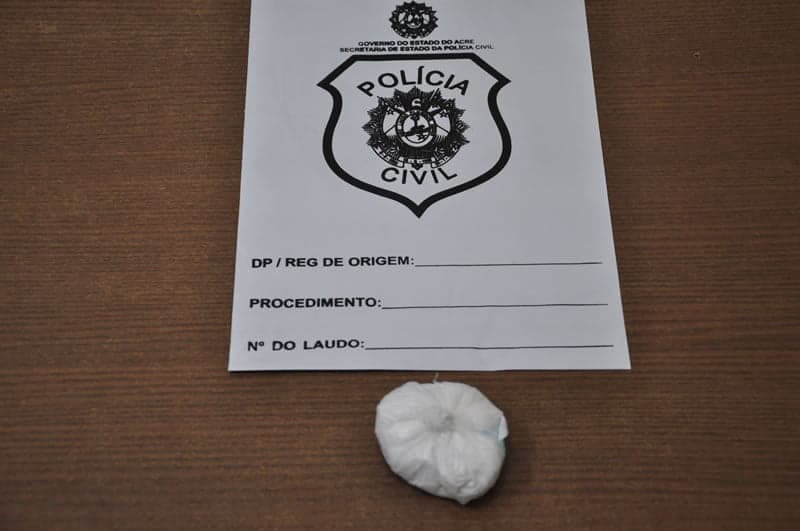 Agentes do IAPEN apreendem droga no presídio