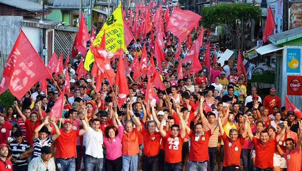 Jorge leva caravana de apoio a Tião e Dilma a Sena, Tarauacá e Feijó 1 Candidato Tião Viana em caminhada em Tarauacá