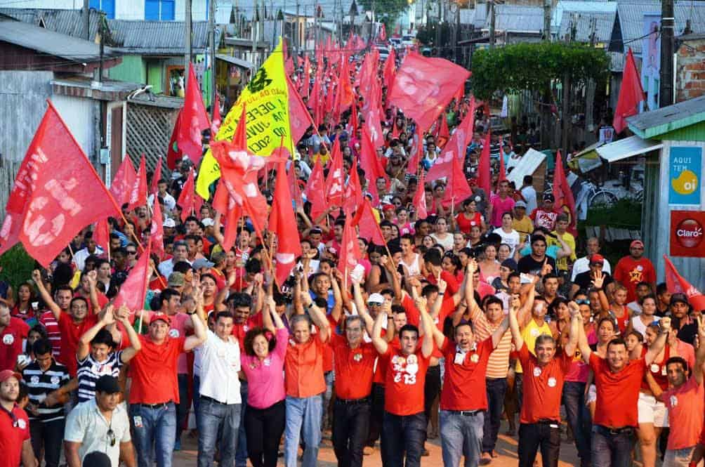 Jorge leva caravana de apoio a Tião e Dilma a Sena, Tarauacá e Feijó 2 Candidato Tião Viana em caminhada em Tarauacá