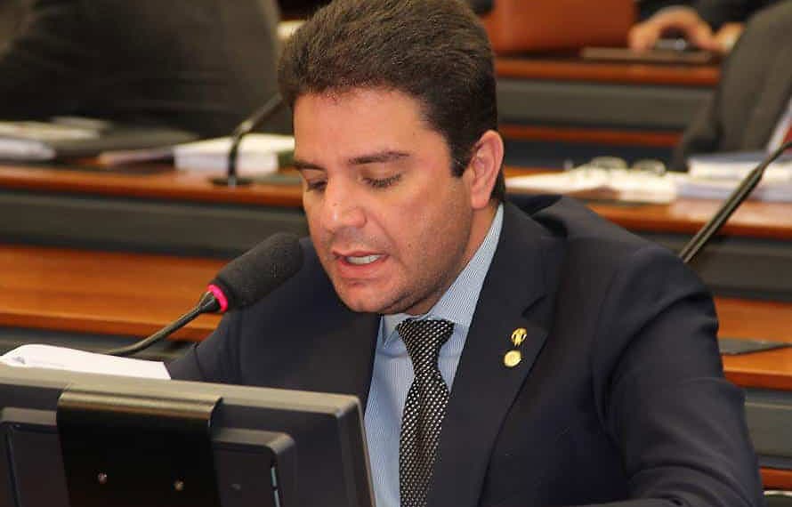 Documento foi favorável ao deputado Gladson Cameli