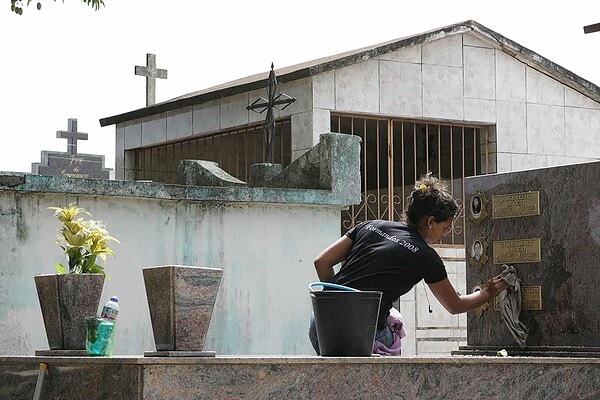 Cemitérios se preparam para Dia dos Finados