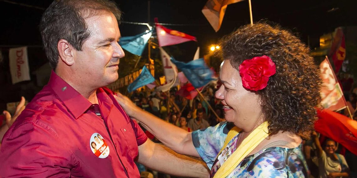 Sena Madureira confirma apoio a Tião e Perpétua durante comício