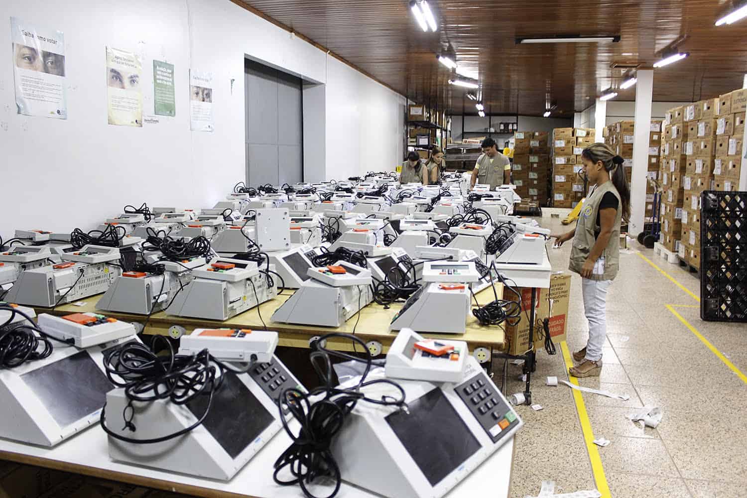 Deputados são definidos após análise da legenda