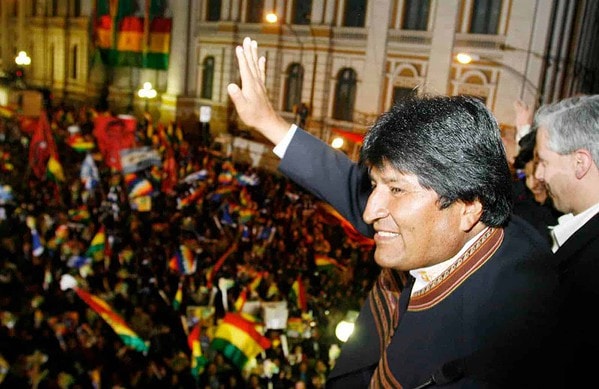 Morales denuncia tentativa de golpe e declara estado de emergência