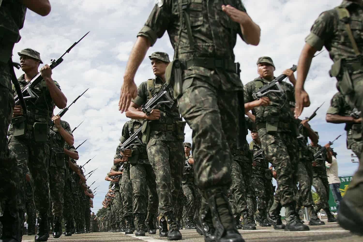 Ministério da Defesa envia reforço de 42 homens para auxiliar eleições do Acre 2 Homens do Exército atuarão em 280 localidades