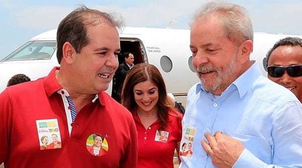 FLASH - Candidato a reeleição, o governador Tião Viana recebeu esta semana o ex-presidente Lula, amigo de longas datas, que veio cumprimentar a militância no Acre.