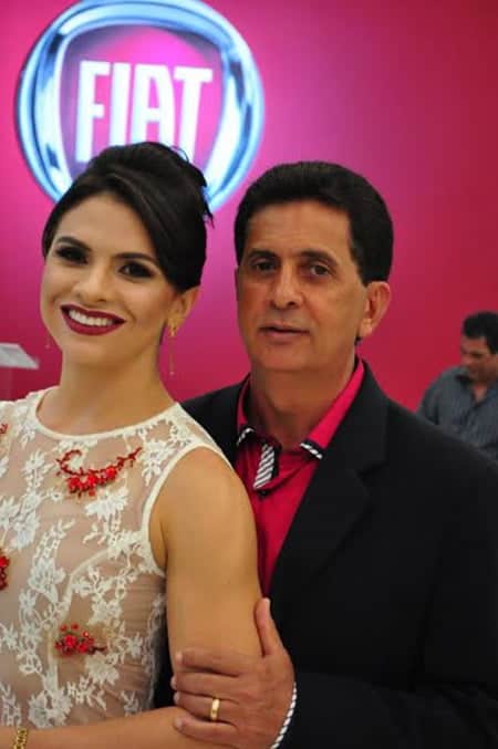 VIA COMAUTO - Empresário Leandro Domingos, na foto com a esposa Leane, na inauguração da Via Comauto. Um luxo a loja, parabéns!