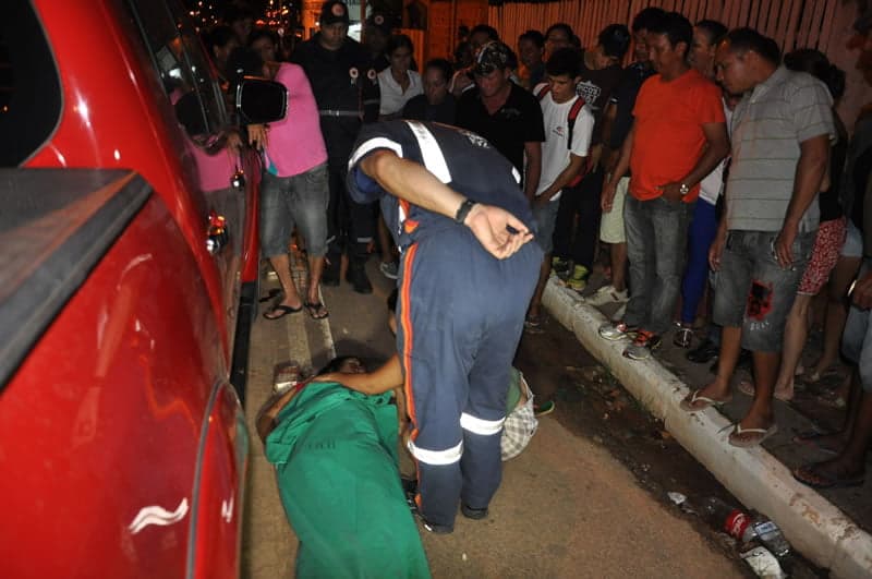 Idosa morre atropelada na Avenida Ceará 1 Corpo de Maria foi retirado debaixo de caminhonete