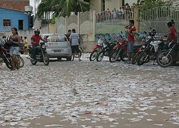 MPE monta estratégia para evitar que santinhos sejam espalhados na cidade