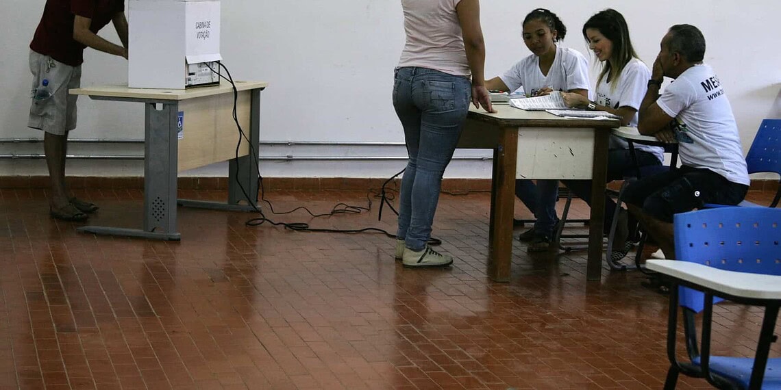 Voluntários são chamados para mais uma rodada eleitoral, no próximo domingo
