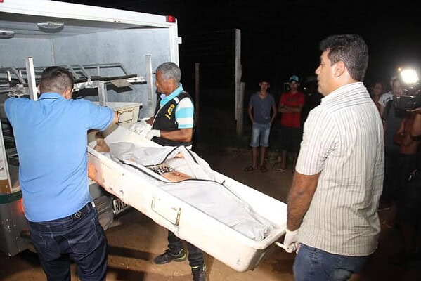 Marido degola esposa durante briga no bairro Xavier Maia