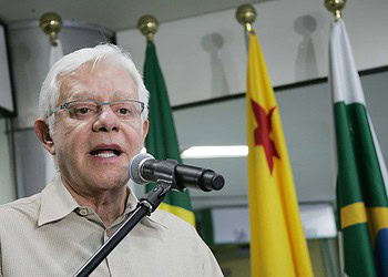 Moreira Franco veio ao Acre para assinar ordem de serviços na pista da Capital