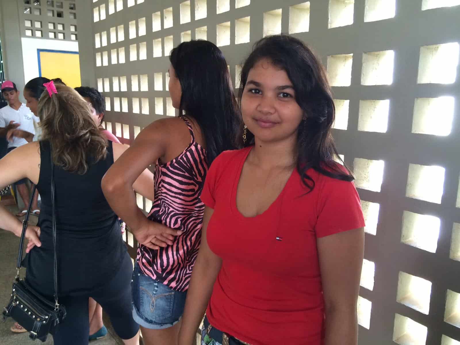 Eleitores jovens e idosos defendem o poder do voto 2 Personagem Geovanna Eleições 2014 - FOTO BRENNA AMÂNCIO