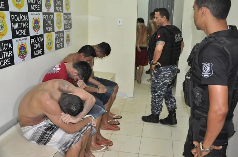 Agentes do Iapen evitam fuga em presídio de Rio Branco 1 Seis presos tentaram escapar por buraco no teto da cela