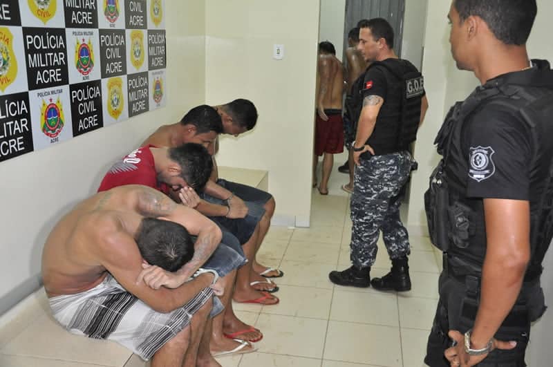 Agentes do Iapen evitam fuga em presídio de Rio Branco 2 Seis presos tentaram escapar por buraco no teto da cela