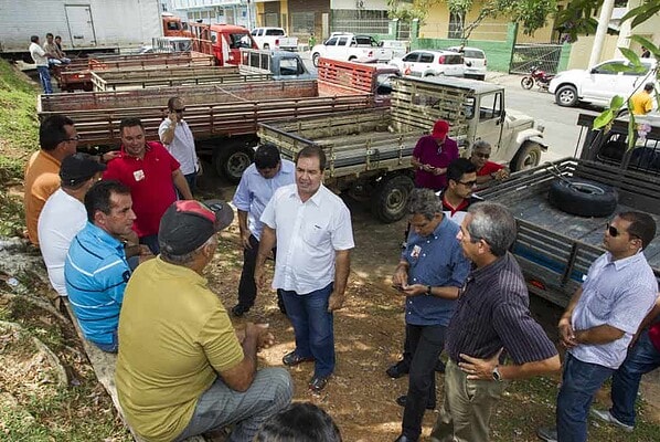 Tião Viana faz campanha em Cruzeiro do Sul reafirma compromisso de mil casas