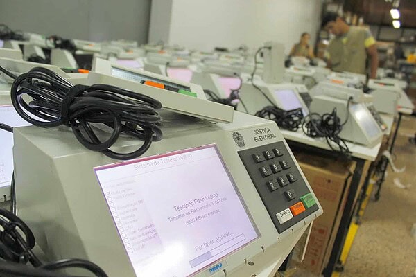 TSE inicia teste de integridade em urnas eletrônicas de 2020