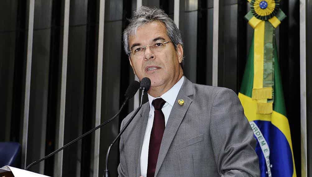 Jorge Viana destaca no Senado investimentos no aeroporto de Rio Branco