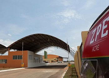 Governo inicia preparativos para a reconstrução do galpão da ZPE