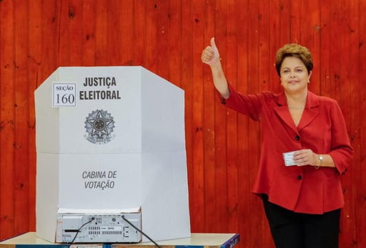 Dilma votou em Porto Alegre com confiança e disse que foi alvo de ‘processo golpístico’