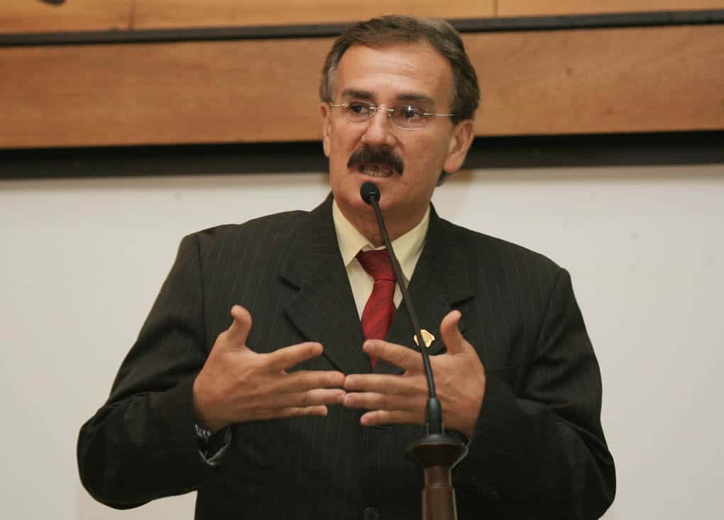 Walter Prado faz apelo para que deputados compareçam às sessões na Assembleia Legislativa 2 Parlamentar fez críticas aos colegas faltosos da Casa