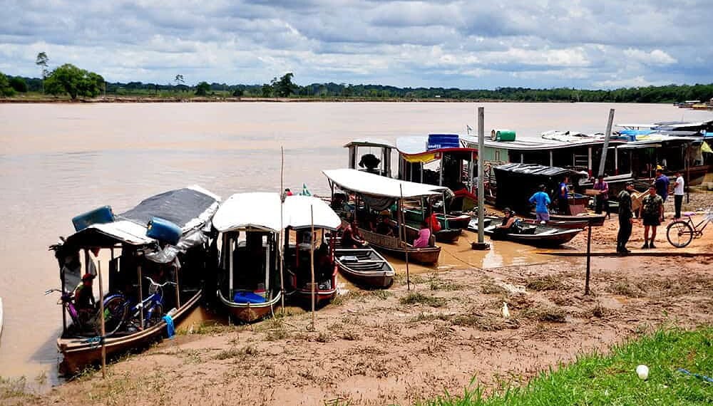 Rio Tarauacá continua vazando e famílias já começam a retornar para suas casas