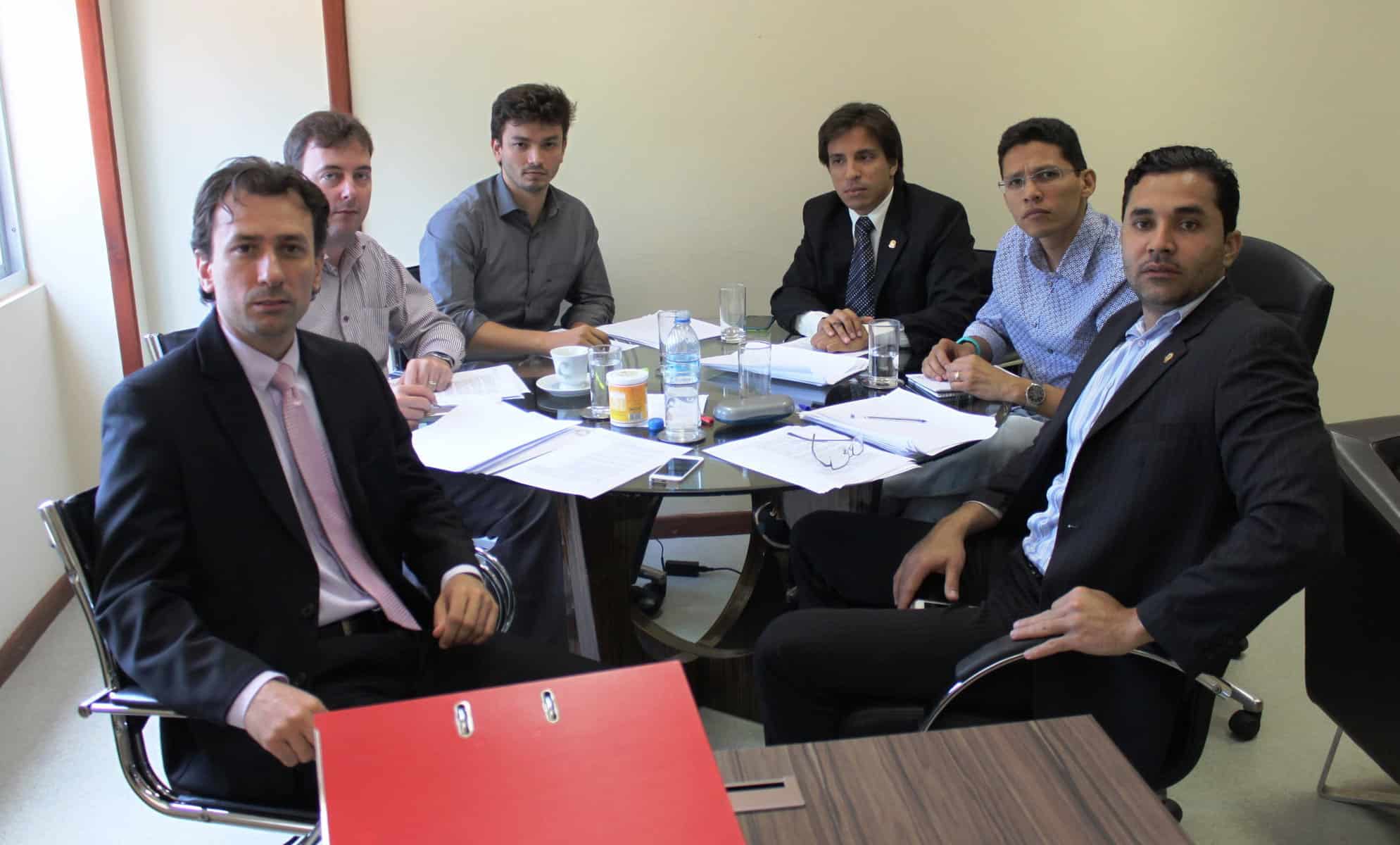 Recurso da PGE tenta estender demissões para outubro de 2015 2 Procuradores analisam o inteiro teor do Acórdão do STF